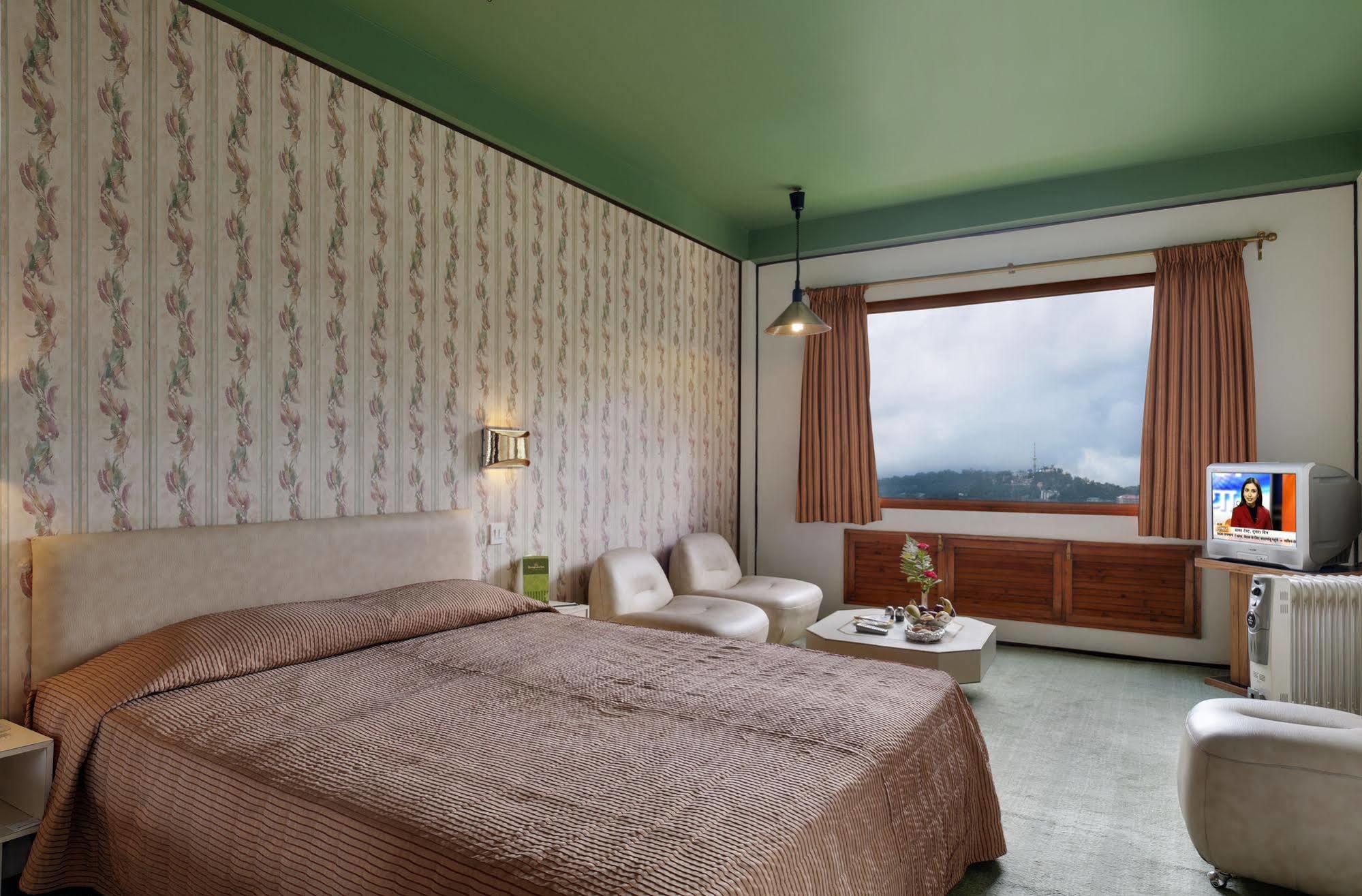 Honeymoon Inn Shimla Exteriör bild