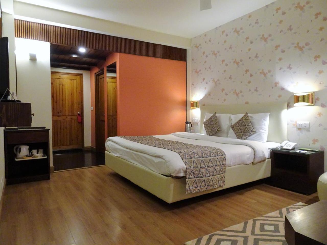 Honeymoon Inn Shimla Exteriör bild