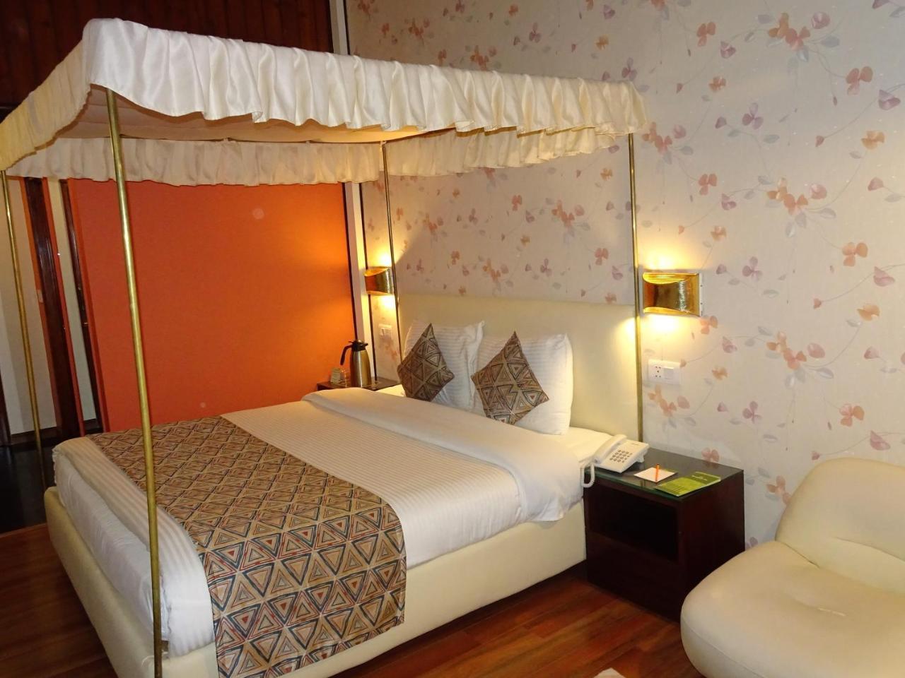Honeymoon Inn Shimla Exteriör bild